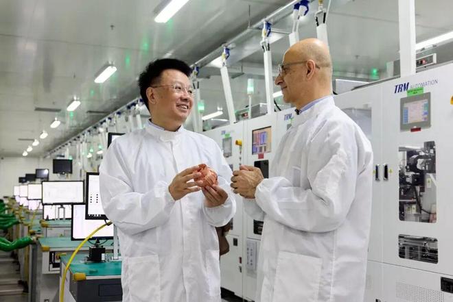 一家果链巨头决定进军智能座舱