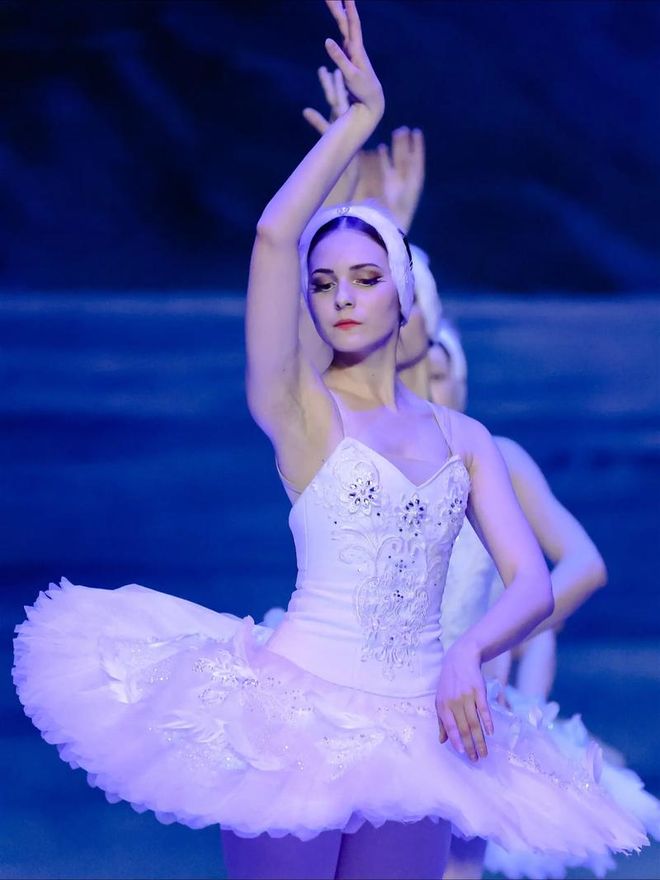 普京准备放大招？俄末日电台意外播放《天鹅湖》引发巨量关注